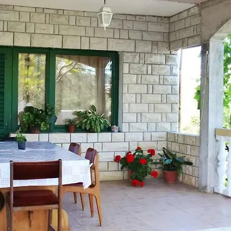 Kuca Za Odmor Lucina Holiday home *